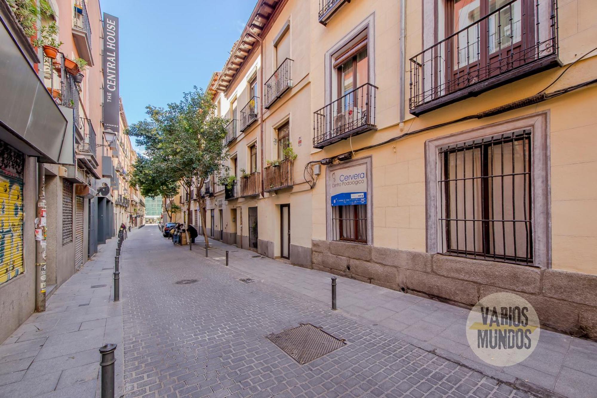 Encanto En El Rastro Para 7, Calle Juanelo E1