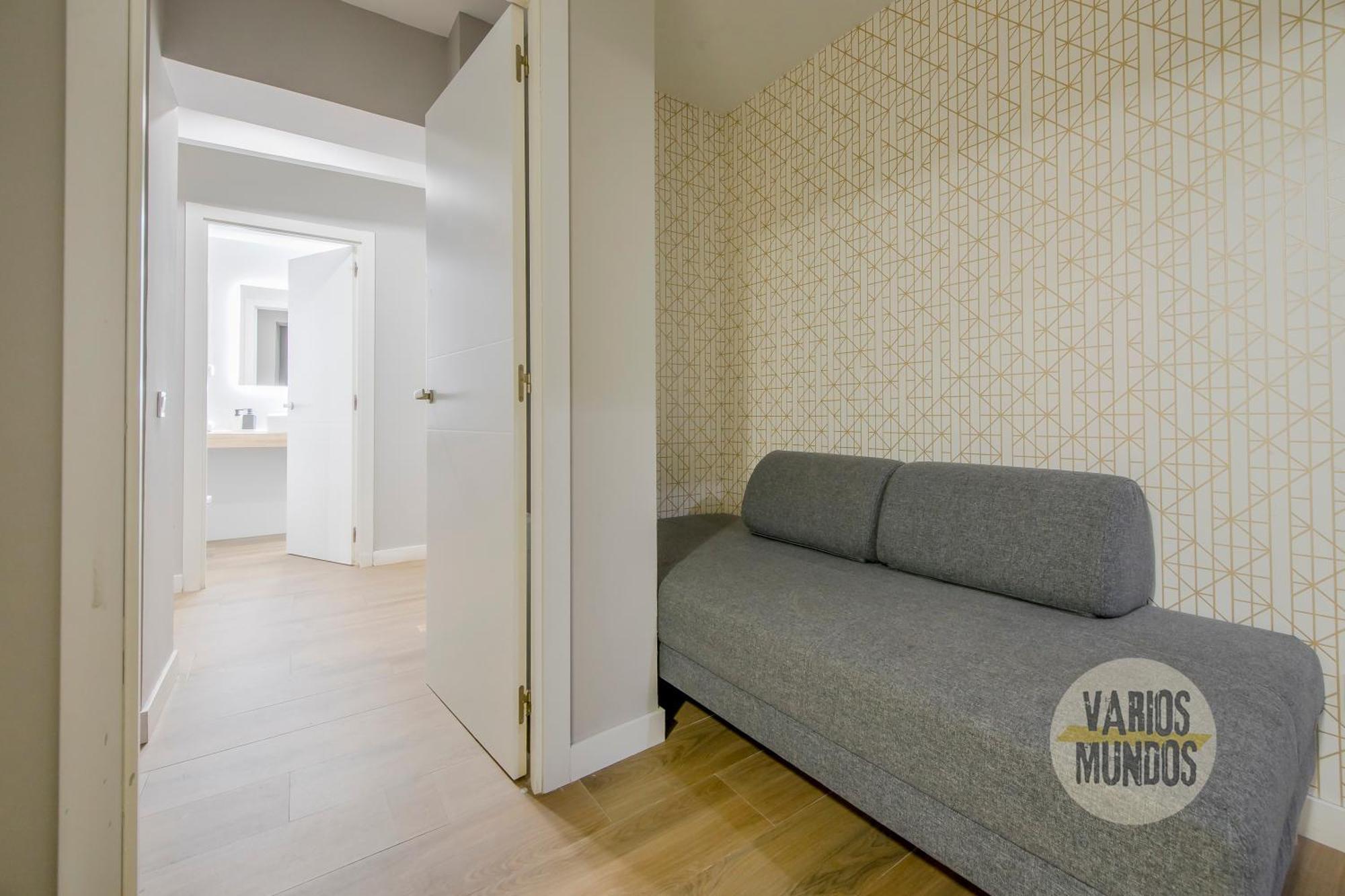 Encanto En El Rastro Para 7, Calle Juanelo E1 Madrid